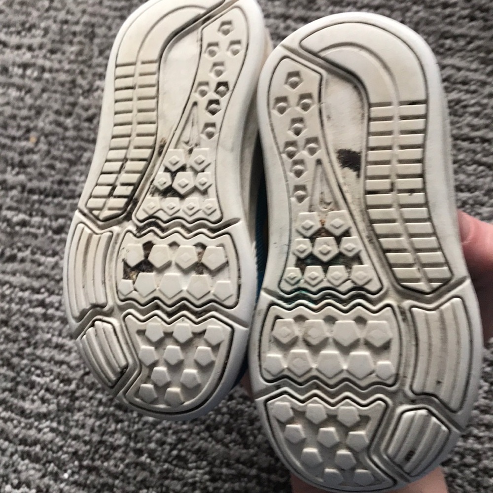 Baby Nikes - Picture 4 of 6